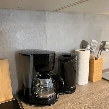 Modernes Monteurzimmer Mit Zwei Einzelbetten *